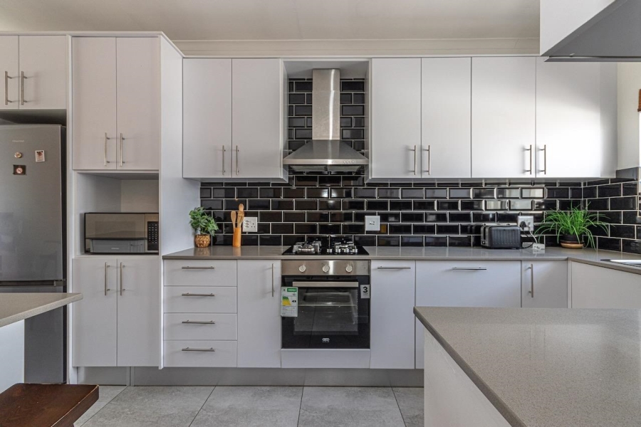 2 Bedroom Property for Sale in Table View Western Cape